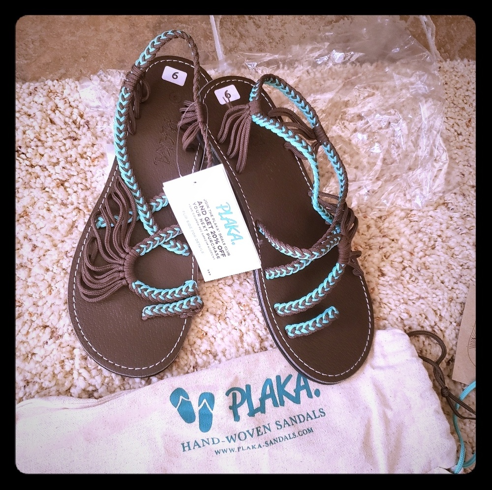Plaka sandals